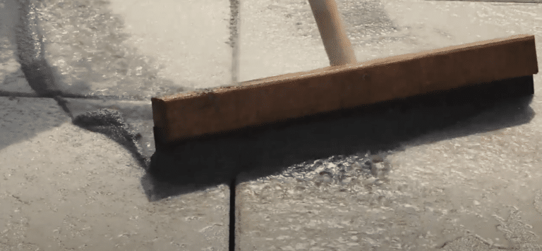 Spreading Xtreme Easy Jointing Mortar