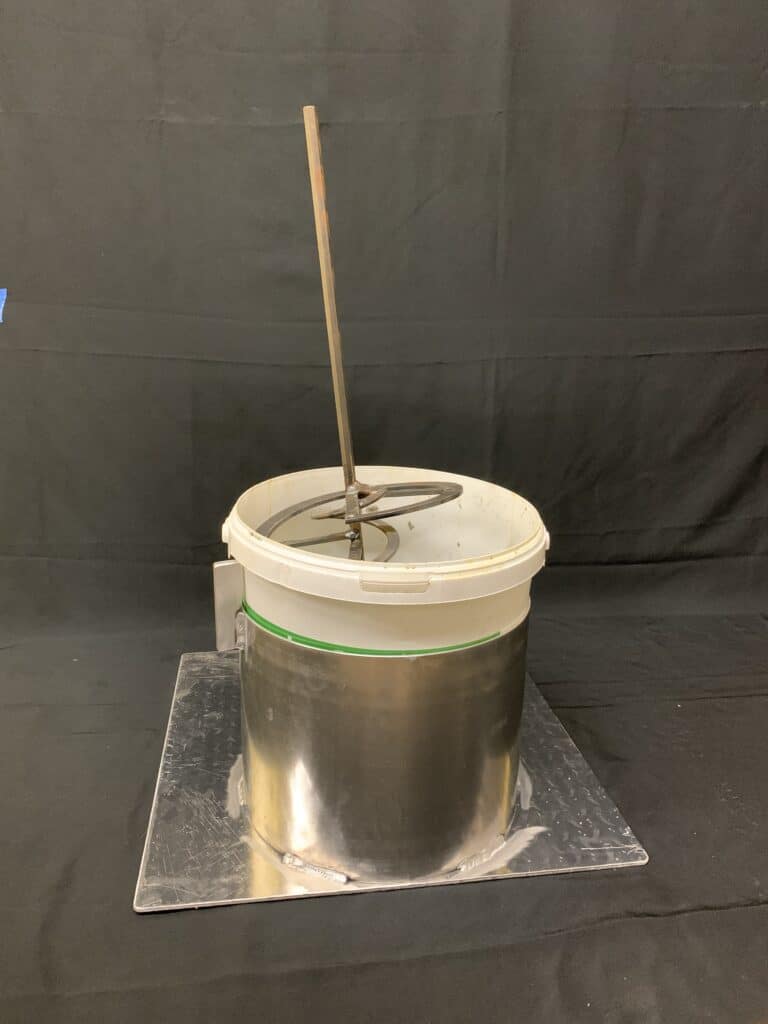 850 Bucket Holder W Auger 2